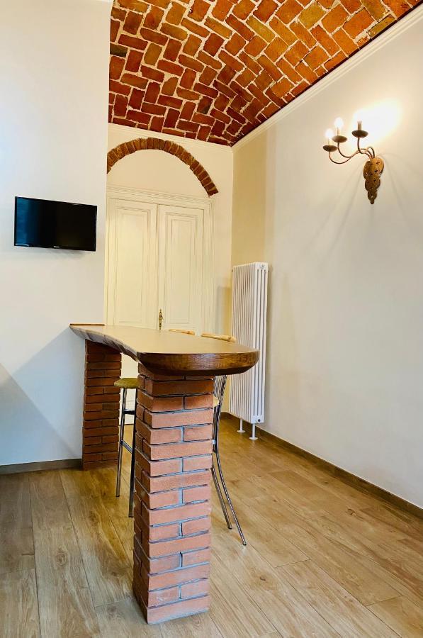 Exquisitely Renovated And Centrally Located Apartment With Free Parking Turin Luaran gambar