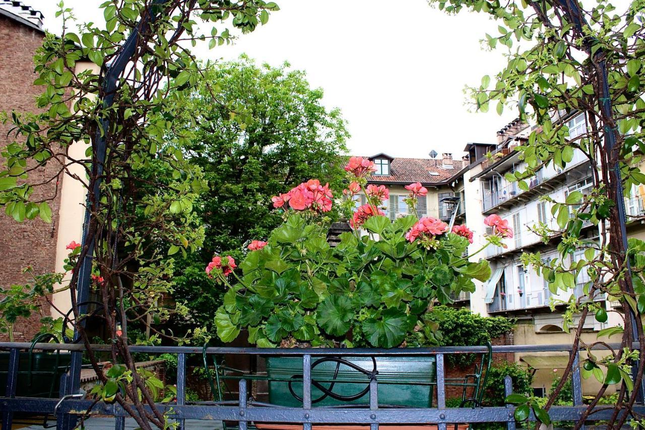 Exquisitely Renovated And Centrally Located Apartment With Free Parking Turin Luaran gambar